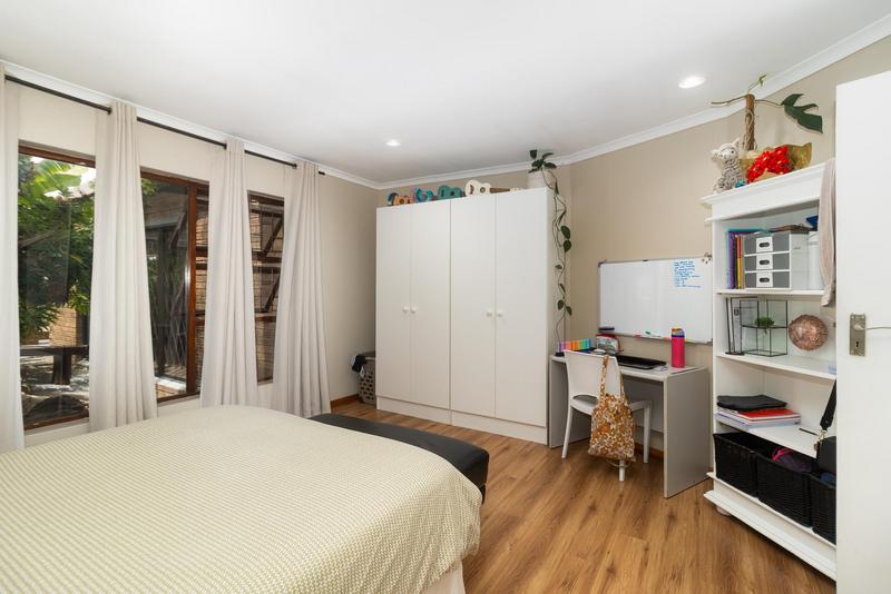 5 Bedroom Property for Sale in Vredekloof Western Cape